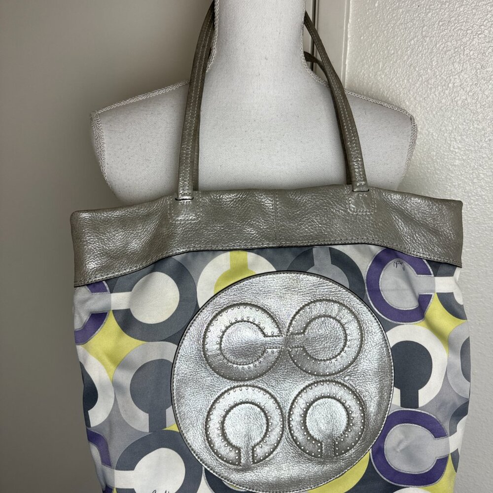 Coach Hand Shoulder Bag - Picture 2 of 12